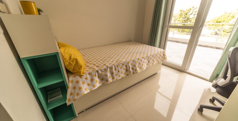 En-suite Room with a Shared Balcony (Bedroom) - Girls PG in Lucknow